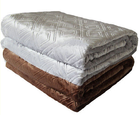 Warm And Soft Flannel Throw Blanket With 3D Embossed Printing Skin Friendly