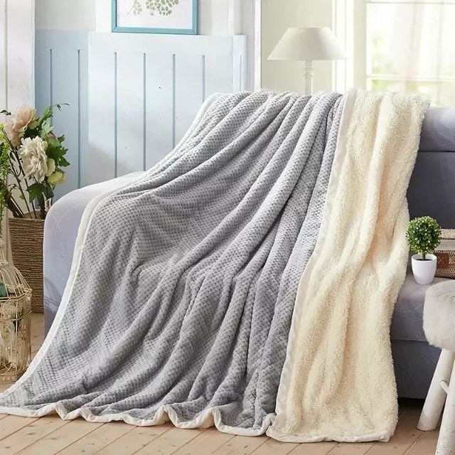 Fashion Embossed Plush Flannel Throw Blanket Anti Crease For Chair / Bed / Sofa