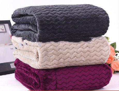 Warm Embossed Soft Knitted Flannel Throw Blankets For Couches 100% Polyester
