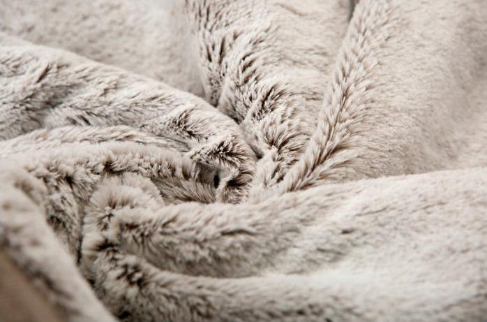 Super Soft Fake Fur Blanket For Home Hotel Bed / Chair , Plush Fake Fur Comforter
