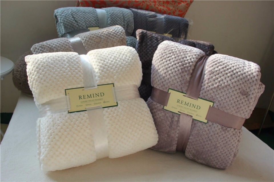 Washable Candy Color Flannel Bed Blanket , Jacquard Coral Fleece Blanket 220*240CM