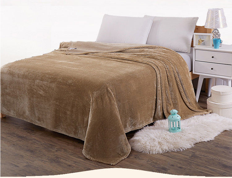 Eco Friendly Flannel Bed Blanket , Lightweight Flannel Sheet Blanket For Fall Winter